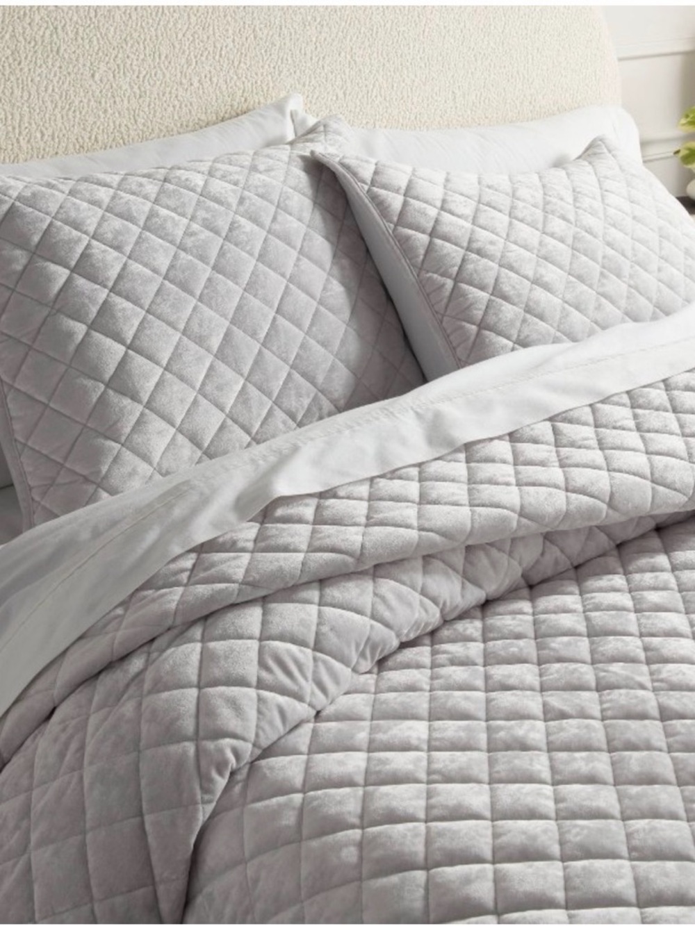 2x Diamond Stitch Velvet Quilt Shams in Light Gray OEKO- TEX Certified Polyester